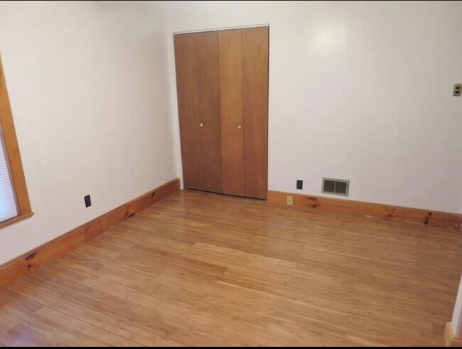 Building Photo - 90 Wallace St