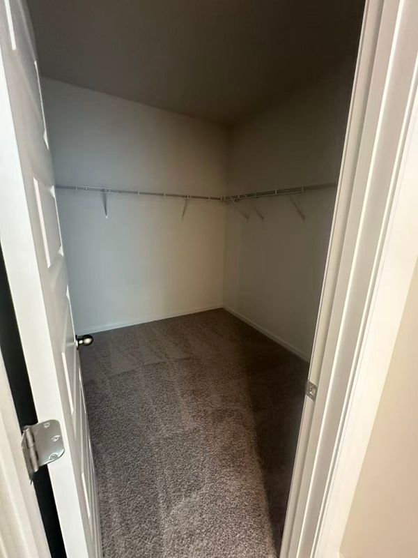 Building Photo - 829 Kensington St