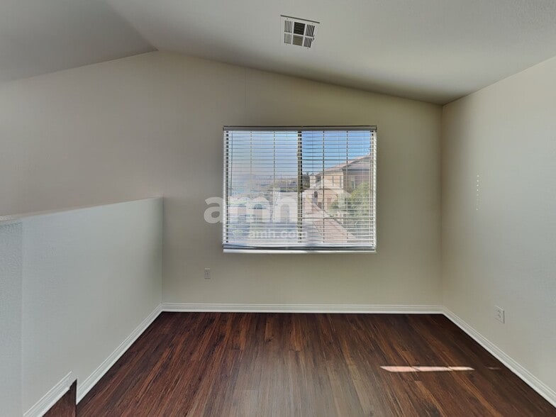 Building Photo - 5283 Railroad River Ave