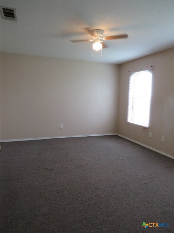 Building Photo - 3500 Viewcrest Dr