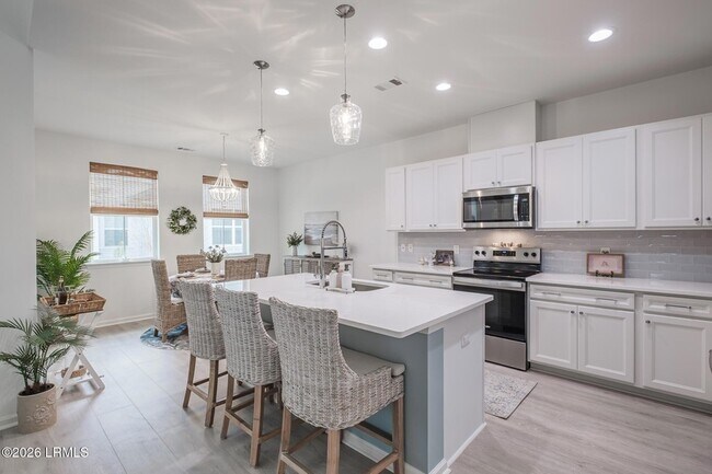 Building Photo - 171 Tropics Ave