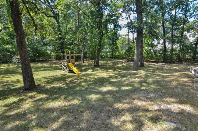 Building Photo - 729 Richfield Dr