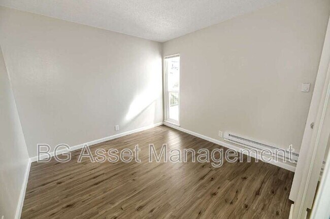 Building Photo - 944 Fletcher Ln