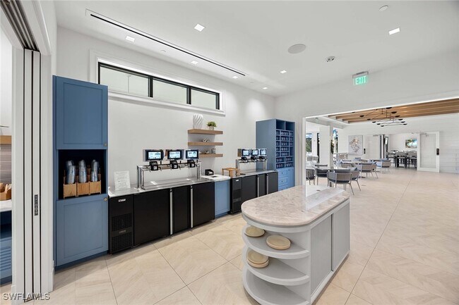 Building Photo - 828 Hideaway Cir E