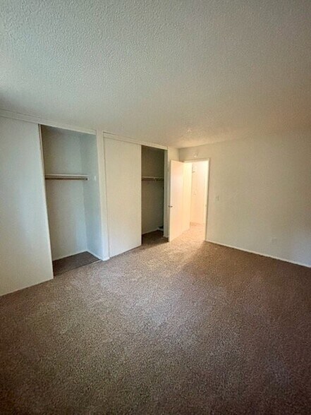Building Photo - 3950 SW 102nd Ave