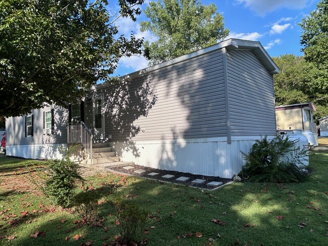 Building Photo - 28 Oak Tree Ln