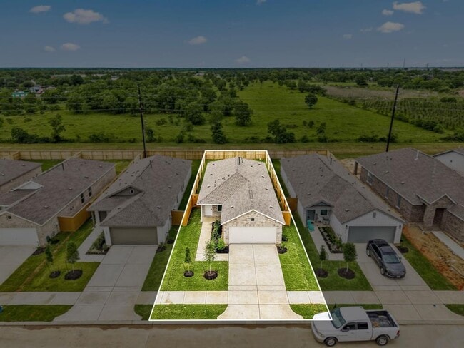 Building Photo - 27418 Sweetwater Bay Dr