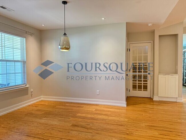 Building Photo - Spacious Ranch-Style Smart Home with Bonus Room, Sunroom , Electricity Included ! - & 2-Car Garag...