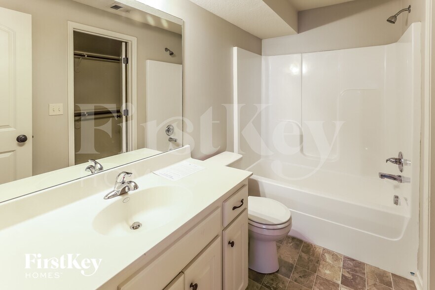 Building Photo - 11109 Highview Rd