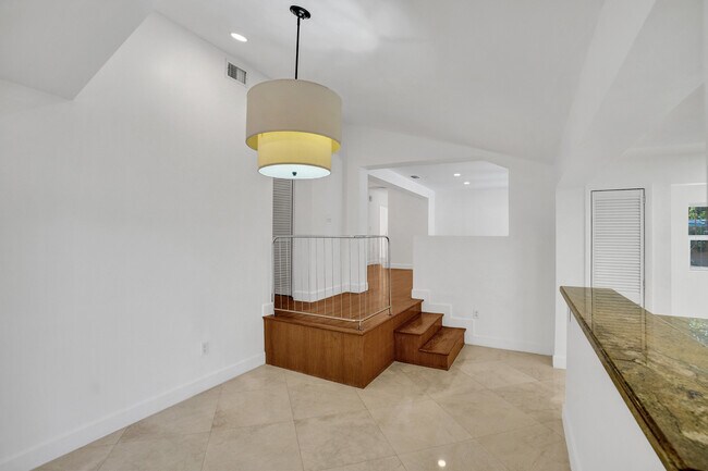 Building Photo - 20 NW 101st St