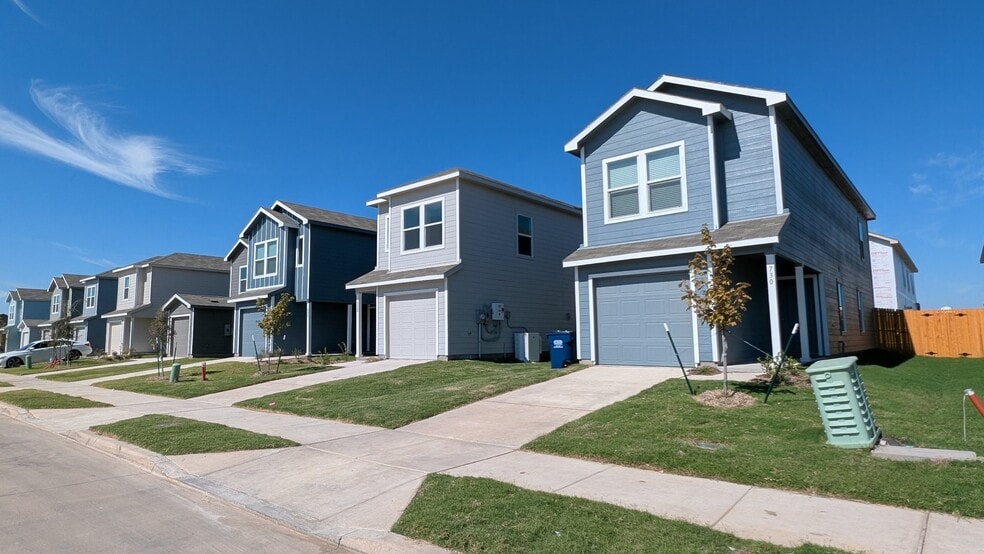 Building Photo - 732 Sandhill Crane Ln