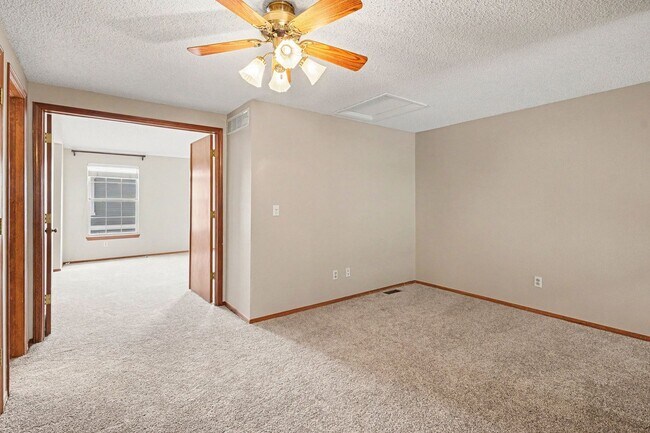 Building Photo - Beautiful Littleton Townhome | 2 Bed + 3 Bath | Nearly 2,000 Sq Ft | Prime Location