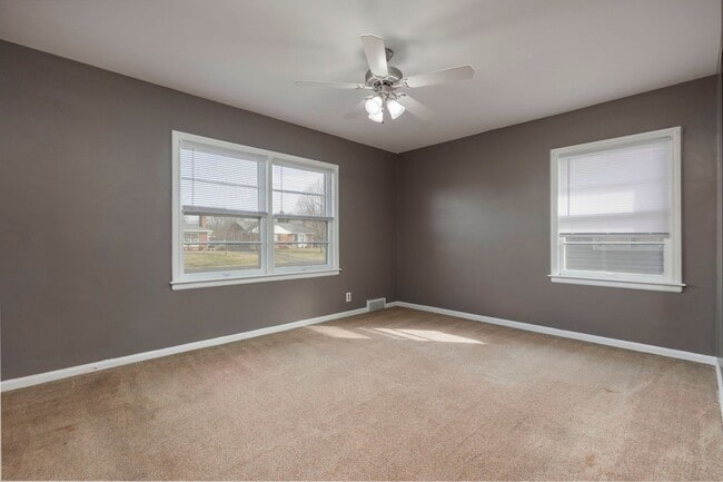 Building Photo - 3706 Chevy Chase Rd