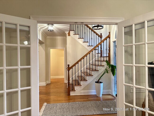 Building Photo - Collierville Home NOW Available on the Gol...