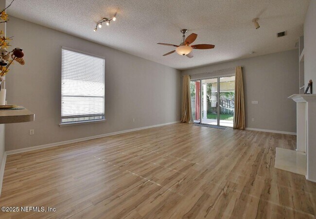 Building Photo - 1290 Ardmore St