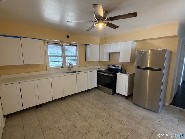 Building Photo - 79 Rangely St