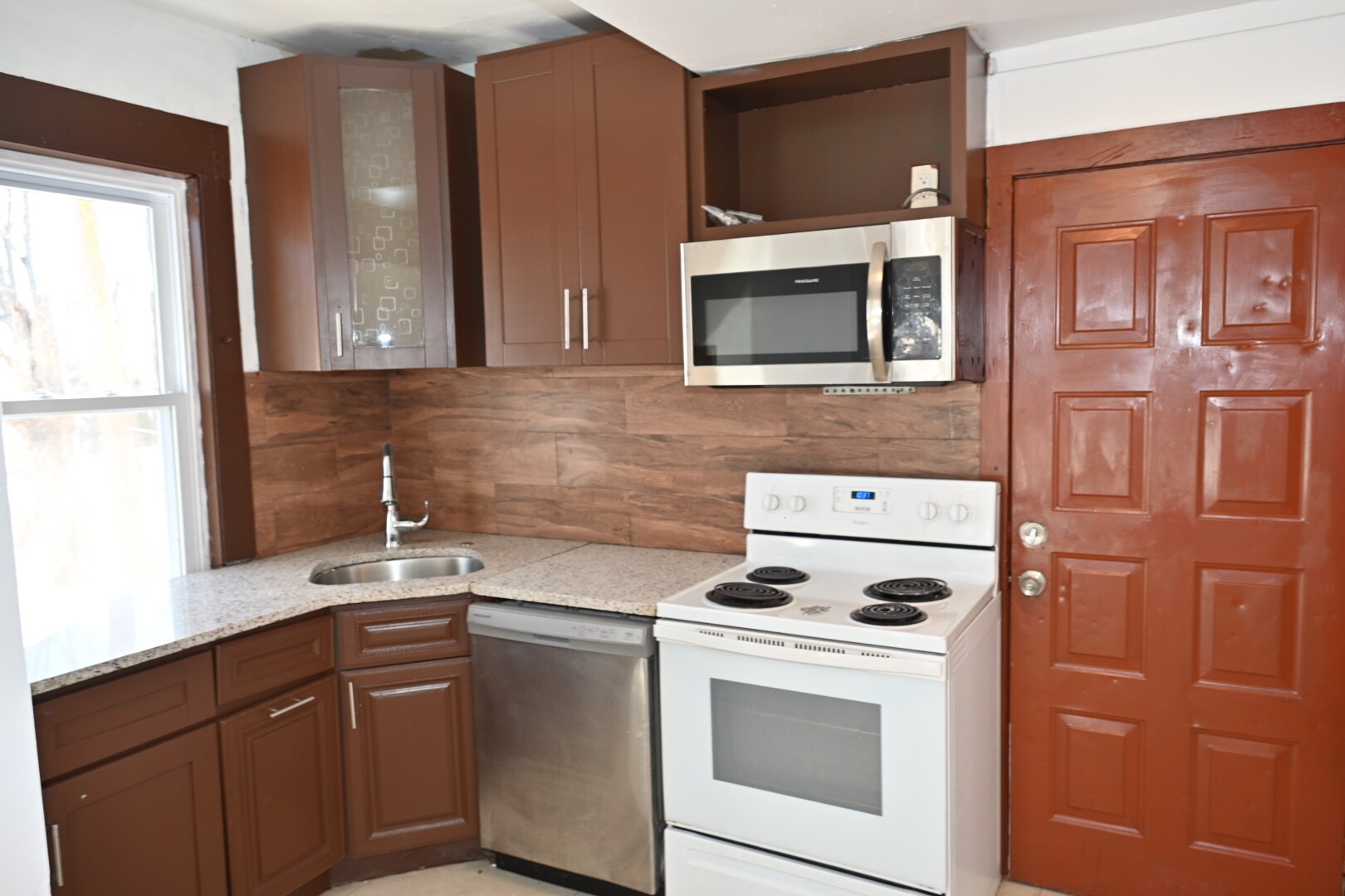 Building Photo - 203 Cooke St