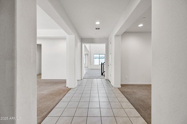 Building Photo - 9648 E Timpani Ln
