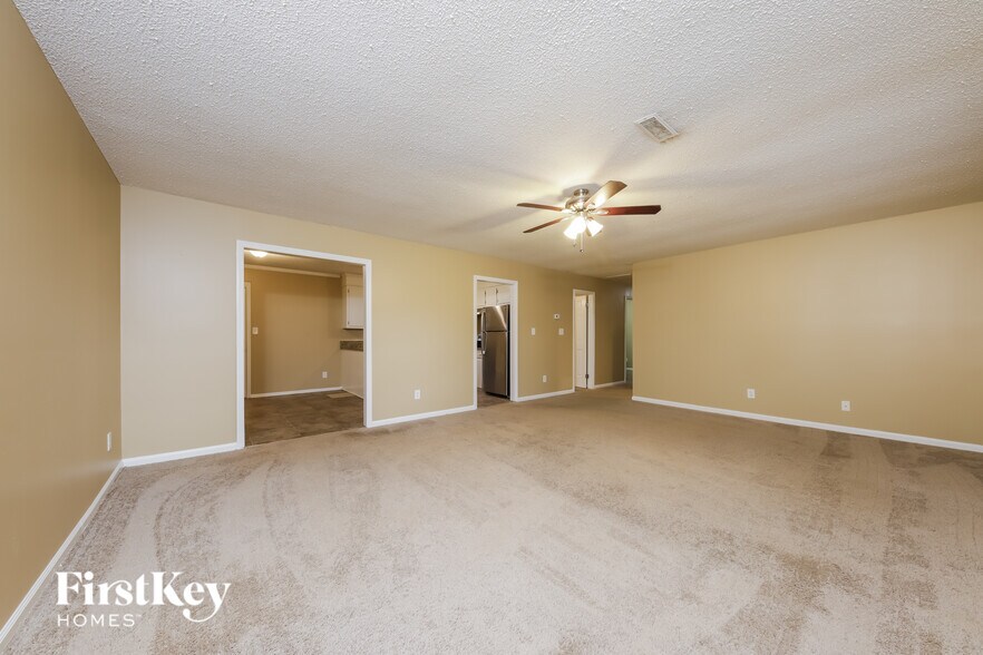 Building Photo - 160 Rhyne Ct