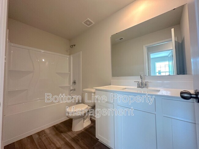 Building Photo - 5336 Small St