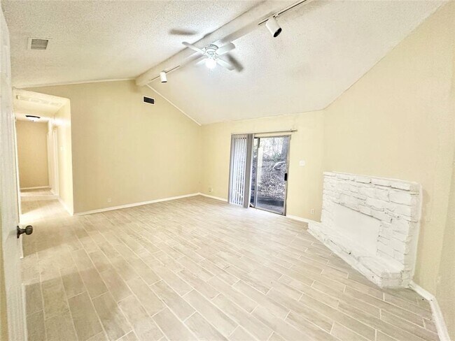 Building Photo - 4302 Scottsdale Rd