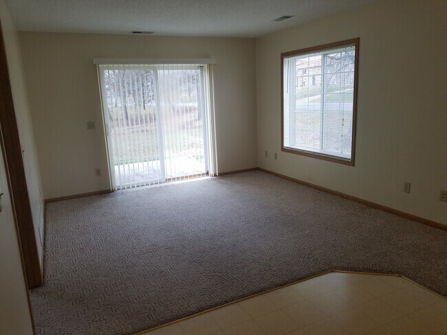 Building Photo - 233 Birch St N