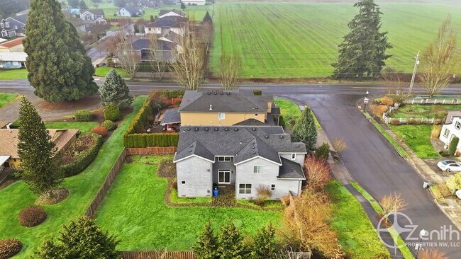 Building Photo - 15205 NE 102nd Way