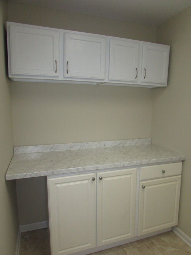 Building Photo - This property is located at The Villages at Mariner's Pointe - 3 Bedrooms  2 Baths  with 2 Car Ga...
