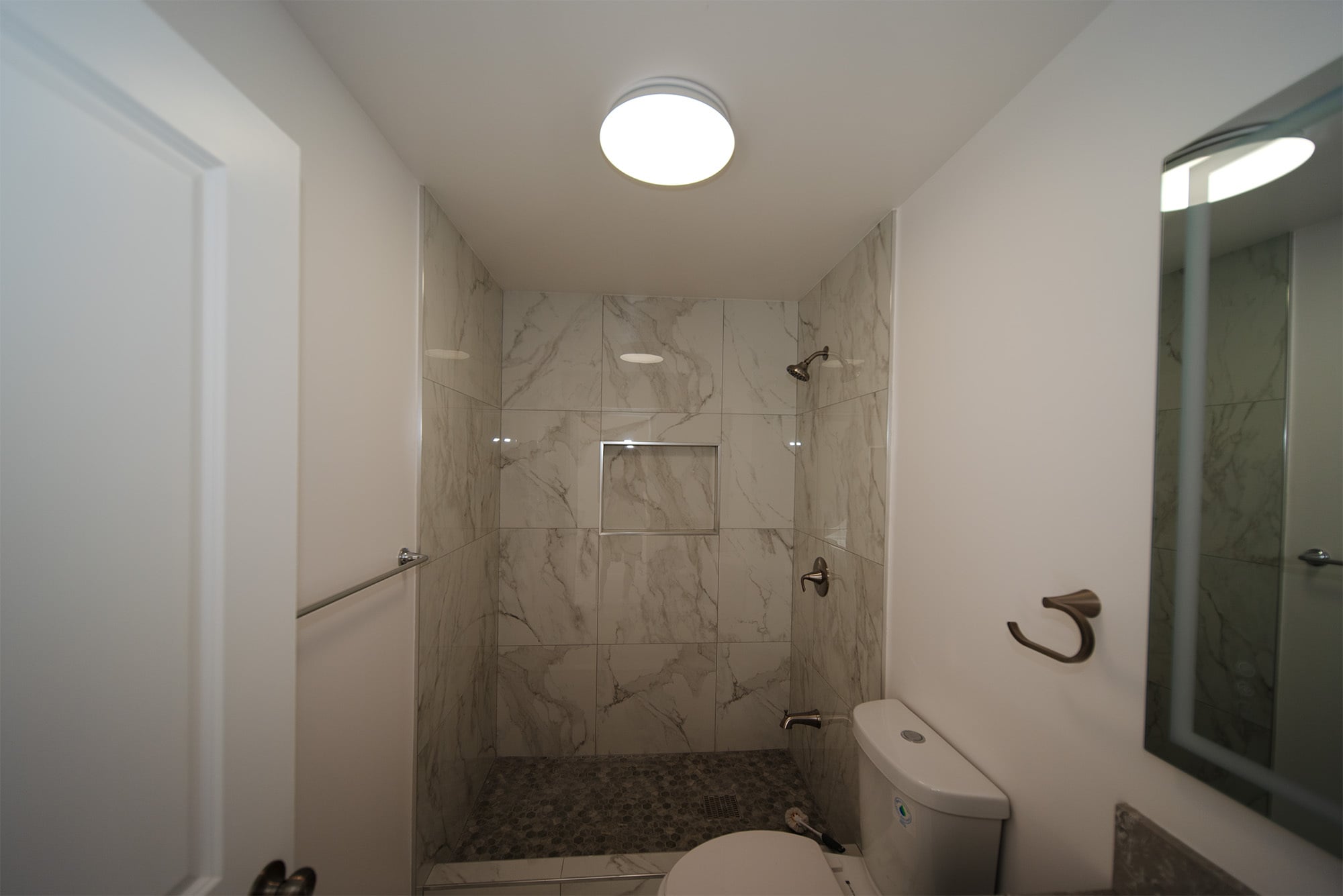 Building Photo - 355 Hoomalu St