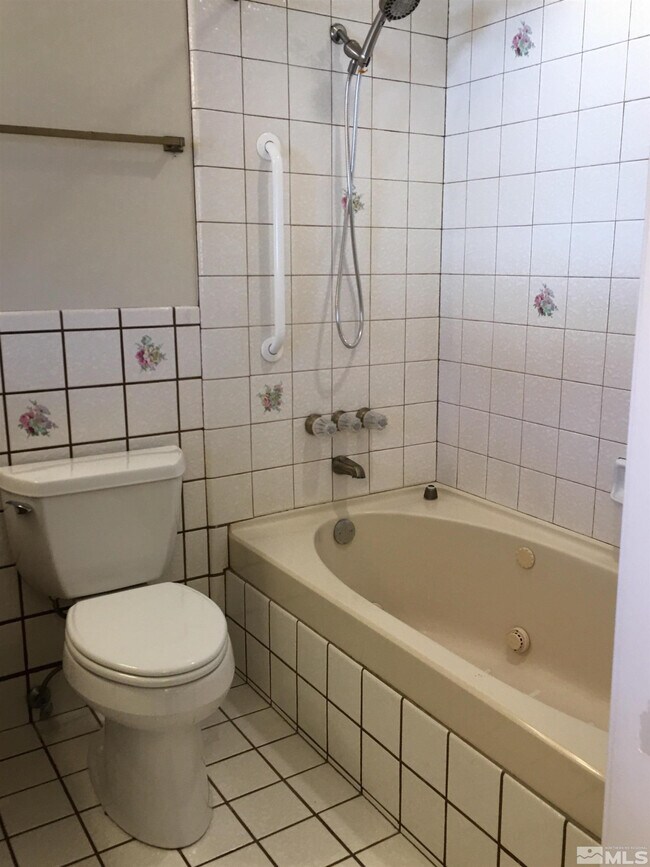 Building Photo - 2205 Thomas Jefferson Dr