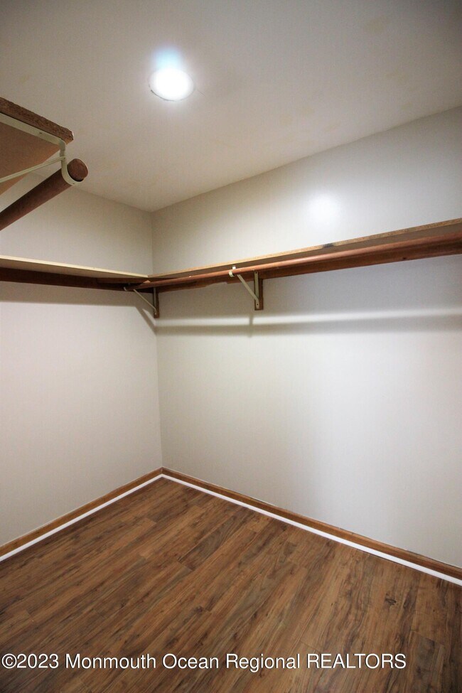 Building Photo - 233 Keller St