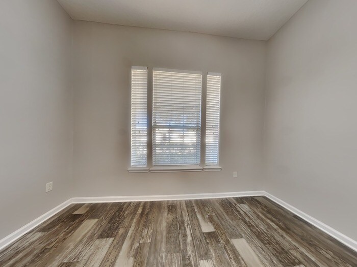 Building Photo - 9251 Hawkeye Dr