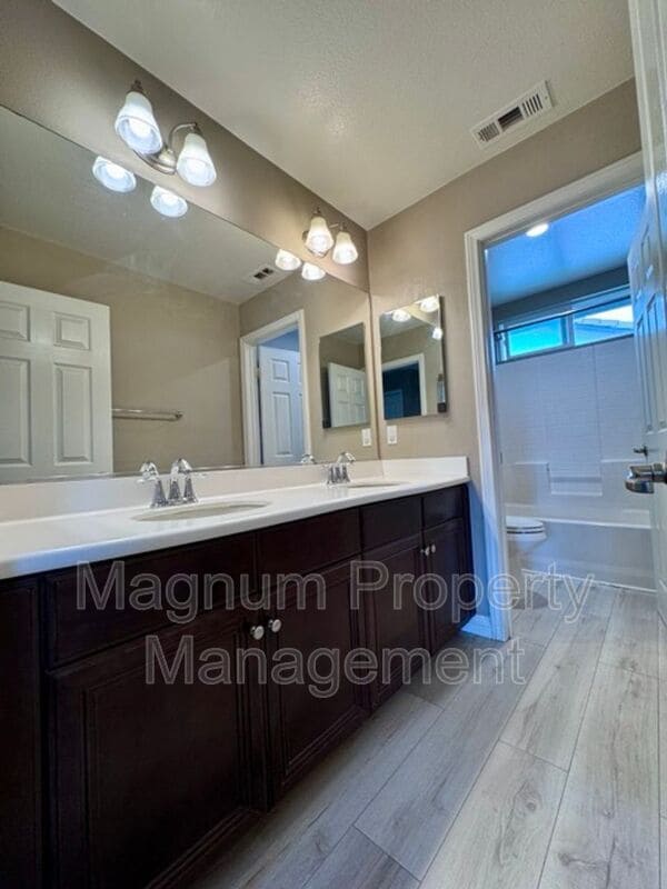 Building Photo - 35889 Wolverine Ln