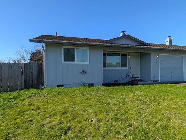 Building Photo - Cozy 2-Bedroom, 1-Bath Duplex in Springfield!