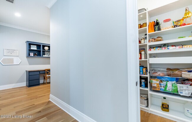 Building Photo - 10400 Meeting St