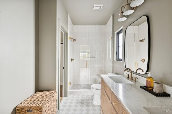 Building Photo - 735 Hunt Ave