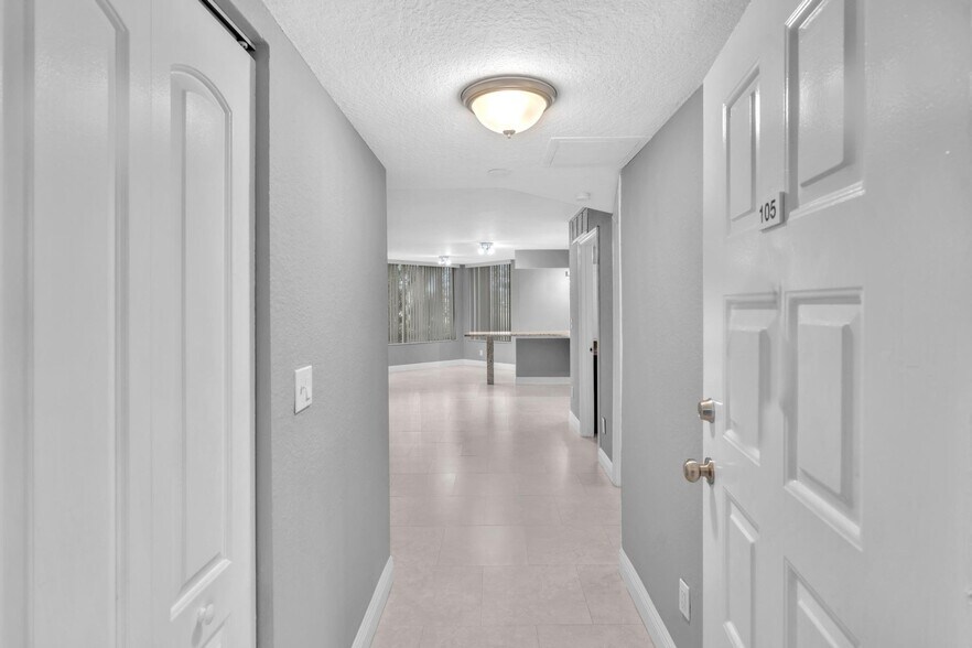 Building Photo - 2881 N Oakland Forest Dr