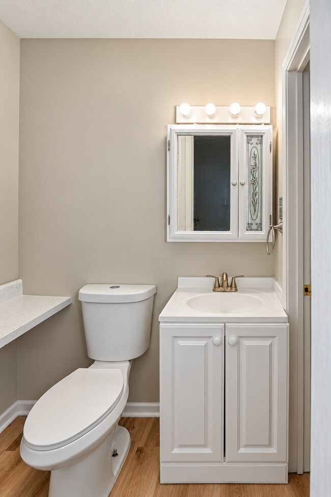 Building Photo - 7209 Lawnside Dr
