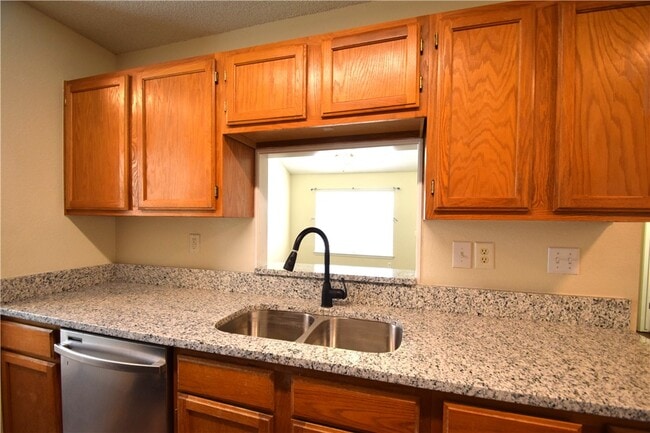 Building Photo - 207 SE 16th St