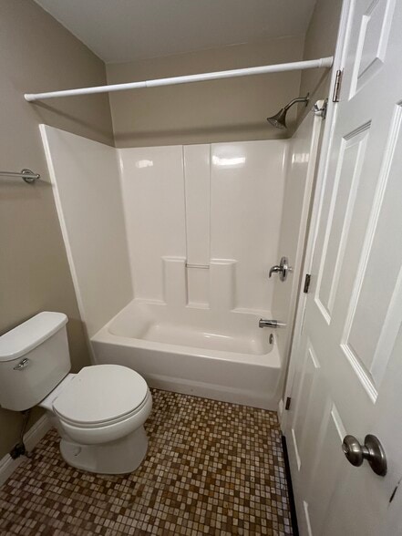 Building Photo - 5773 Venturi Dr