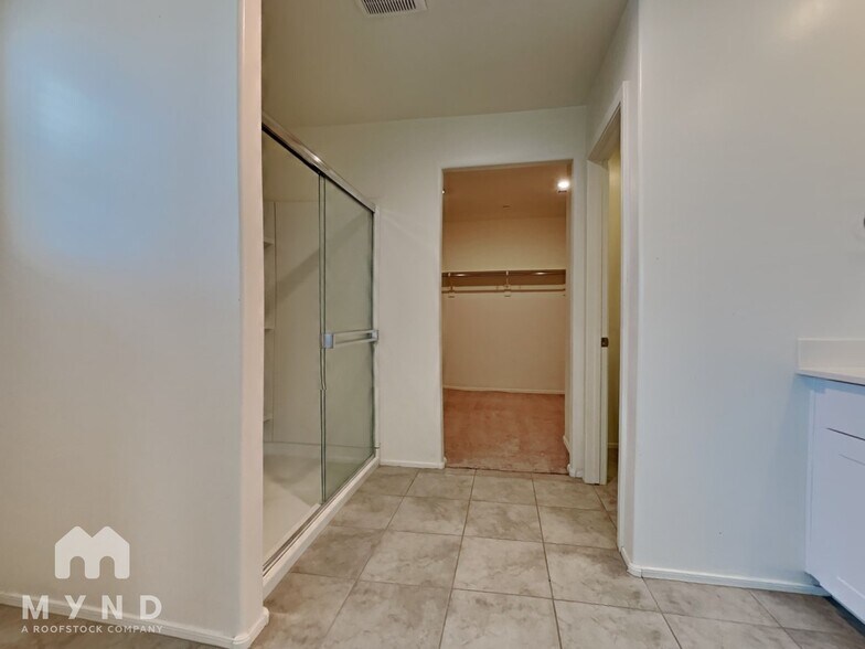 Building Photo - 13057 N Loralei Dr