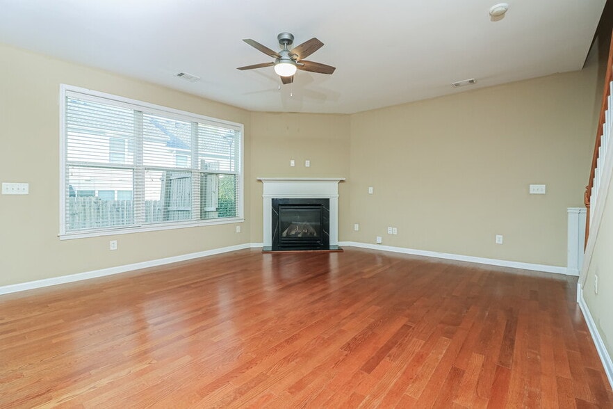 Building Photo - 234 Cavendar Way