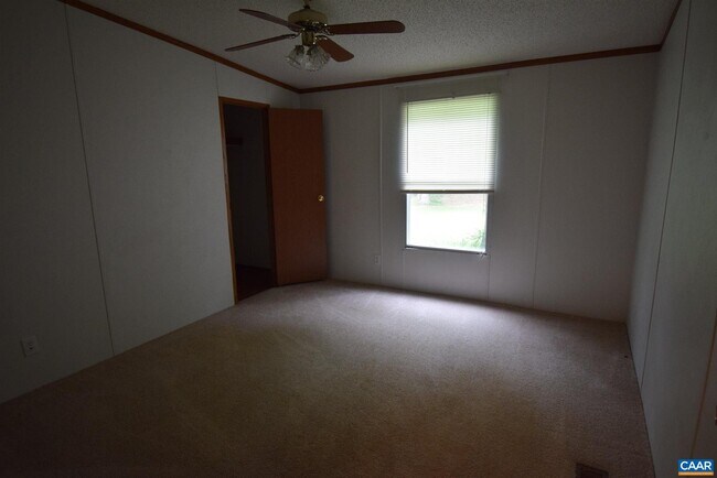 Building Photo - 289 Community House Rd