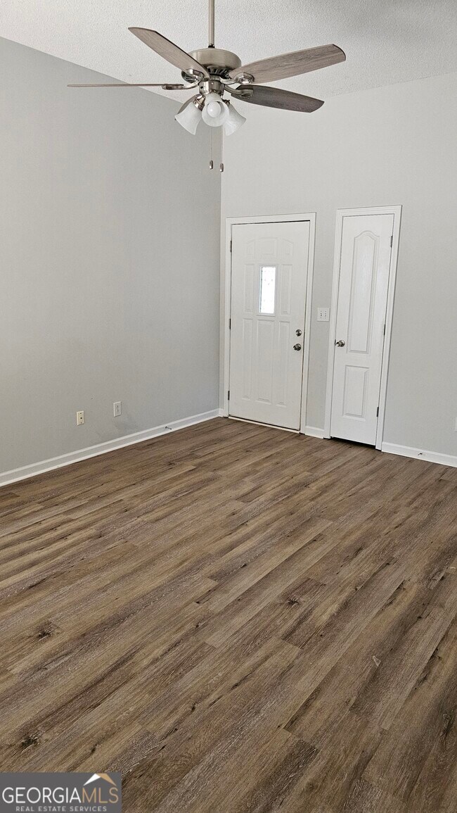 Building Photo - 105 Barley Pl