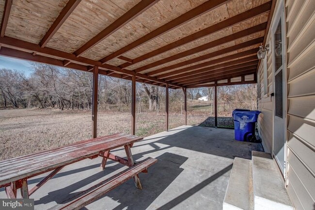 Building Photo - 10605 Willetts Crossing Rd