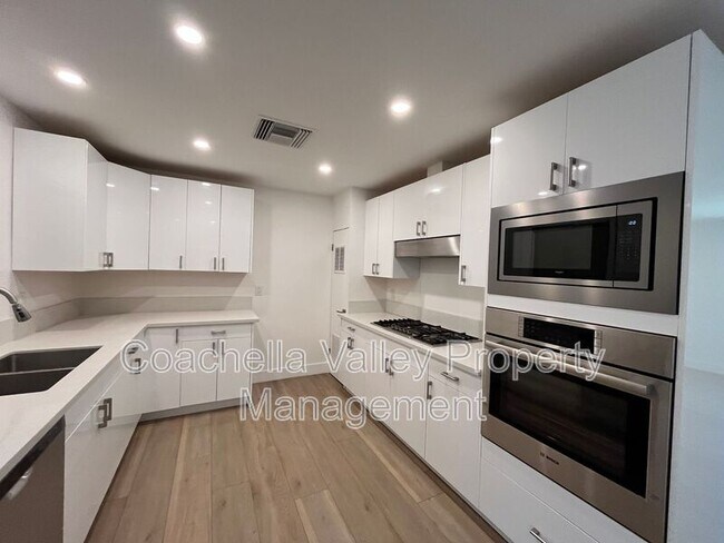 Building Photo - 38700 Paradise Way