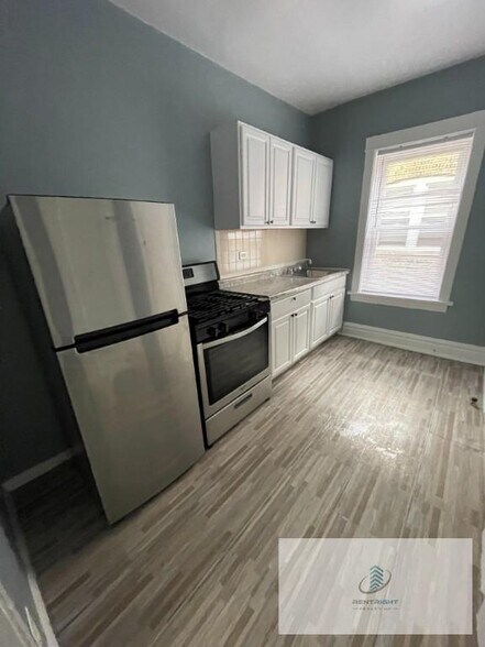 Building Photo - 4235-45 N Lamon