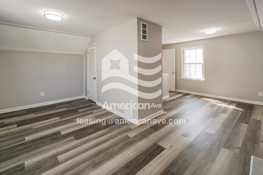 Building Photo - 4402 Asbury Dr