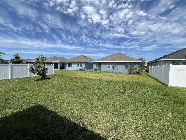Building Photo - 12119 Ledbury Commons Dr