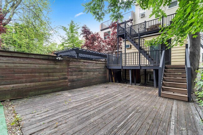 Building Photo - 511 Park Ave